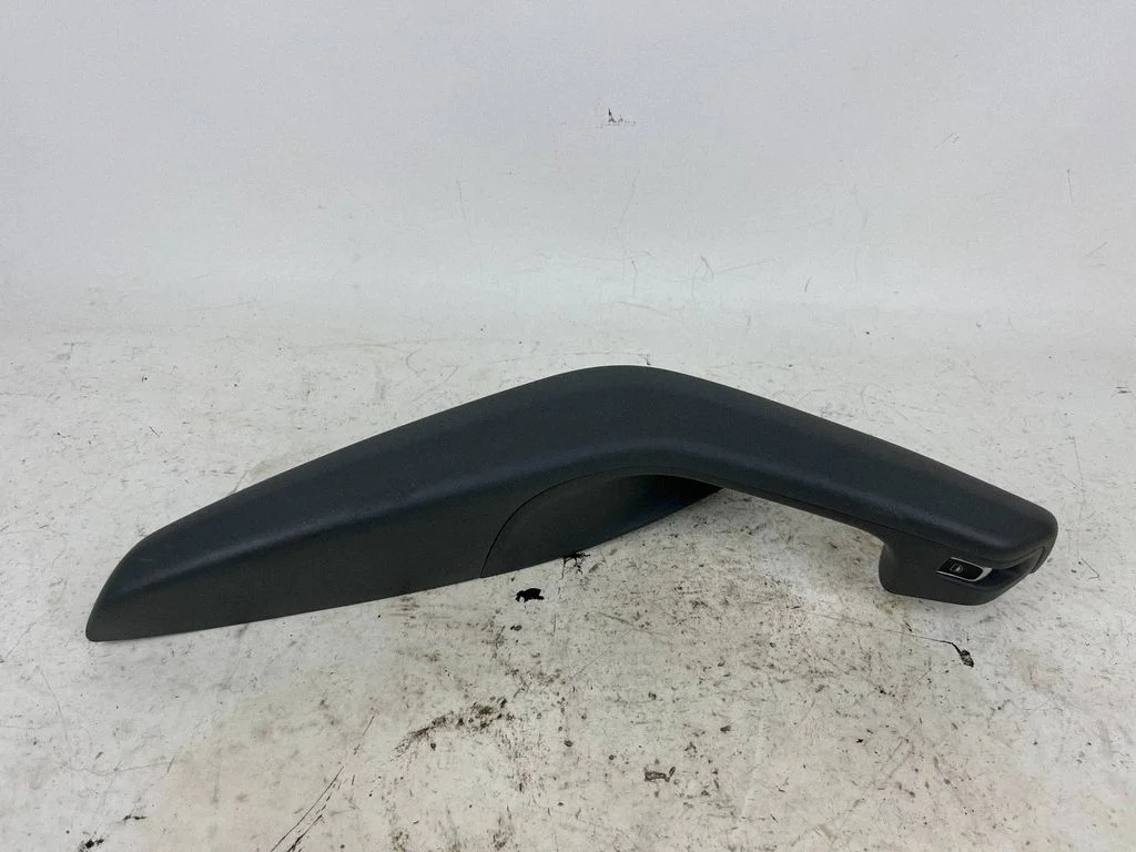 Rear door handle trim – Audi Q5 SQ5 8R (2008-2017)