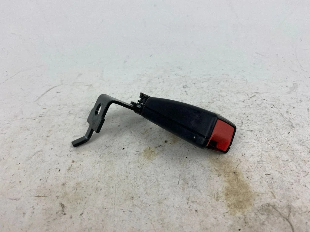 Rear seatbelt buckle 7171197