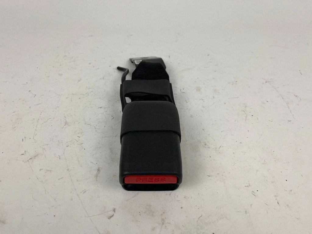 Rear seatbelt buckle 6068995A