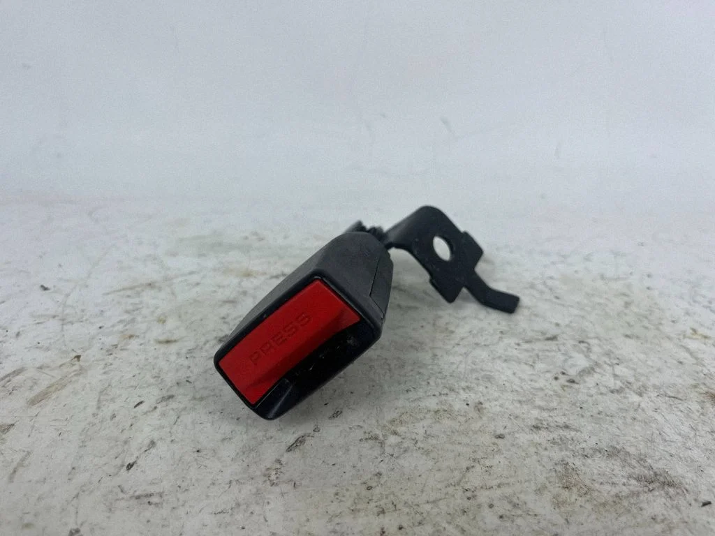 Aizmugurējās drošības jostas sprādze 7318459