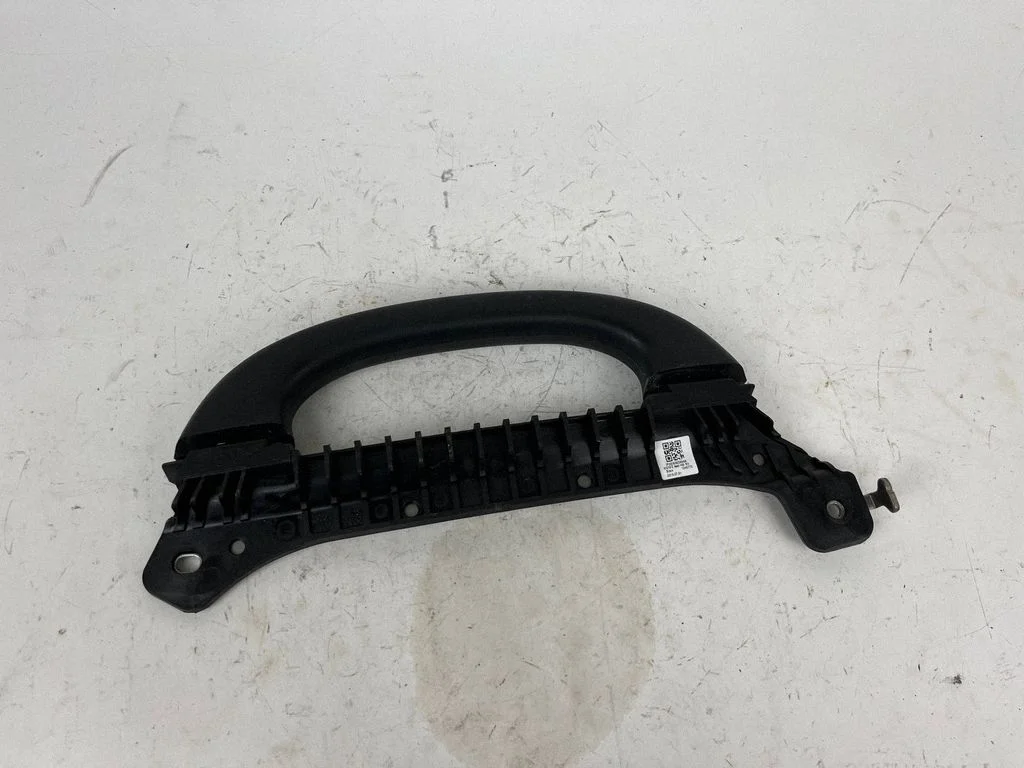 Tagumine lae käepide 6EM32DX9AA