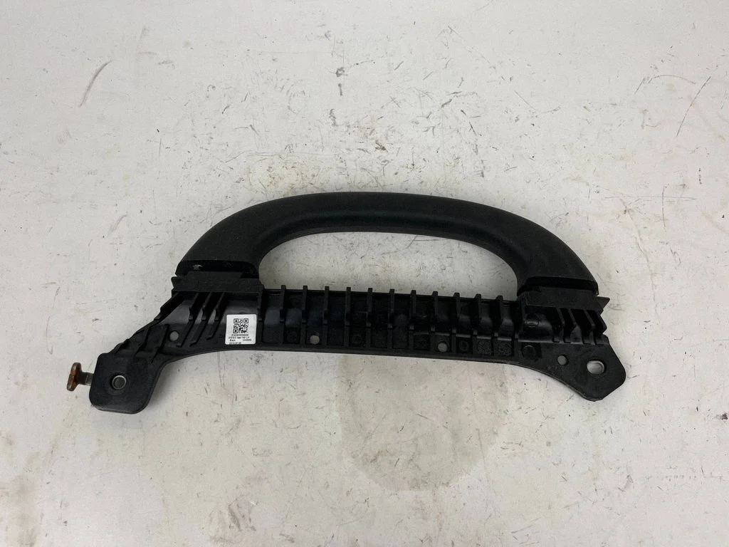Tagumine lae käepide 6EM33DX9AA