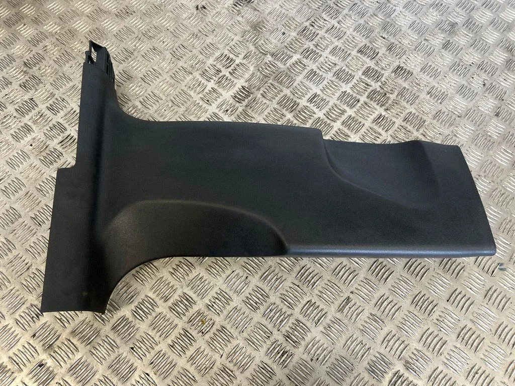 (B) pillar trim (bottom) – Porsche Macan (95B) (2014-2018)