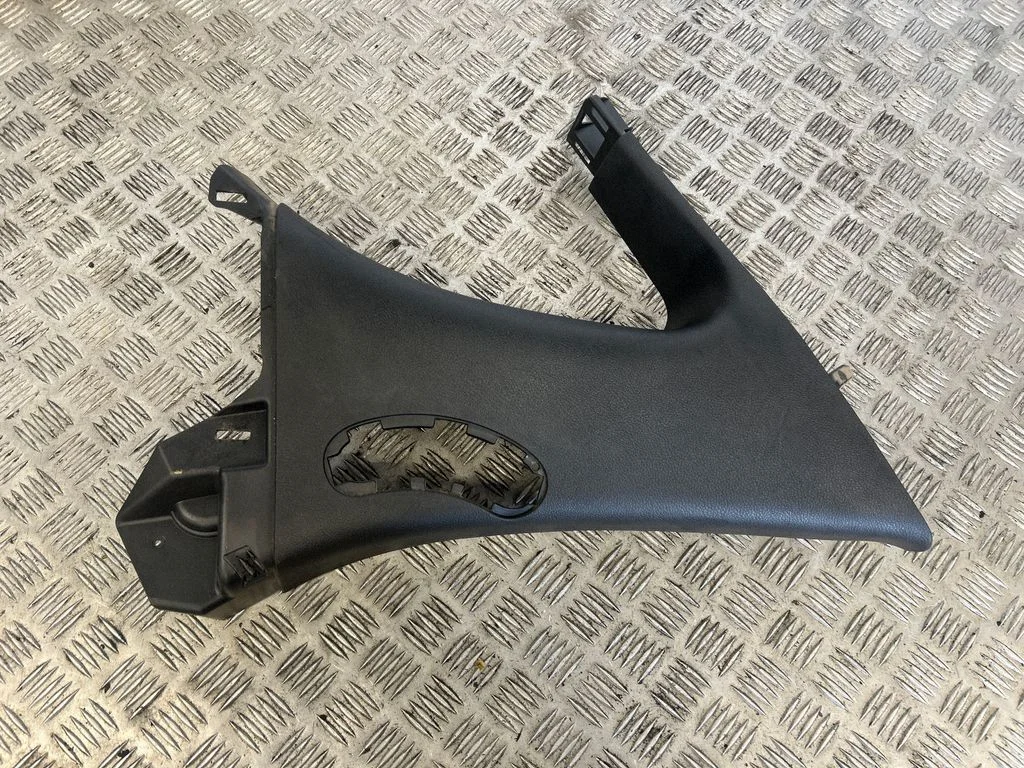 (B) pillar trim (top) – Dodge Durango III (2010-)