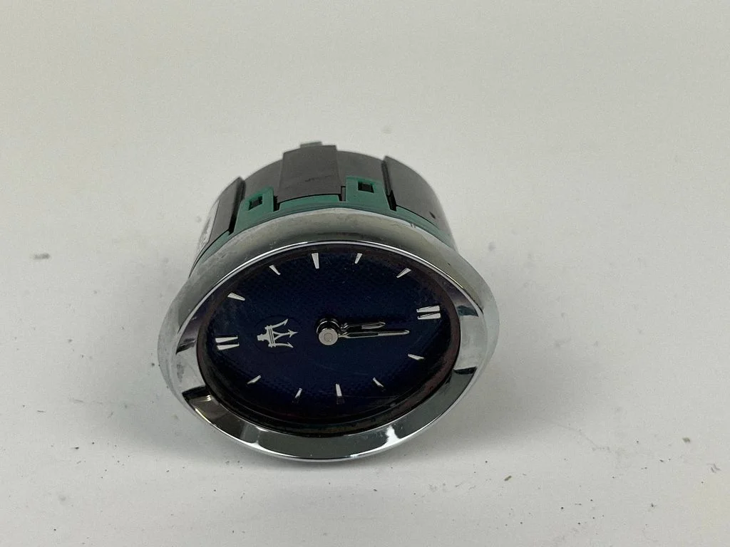 Clock 670011361