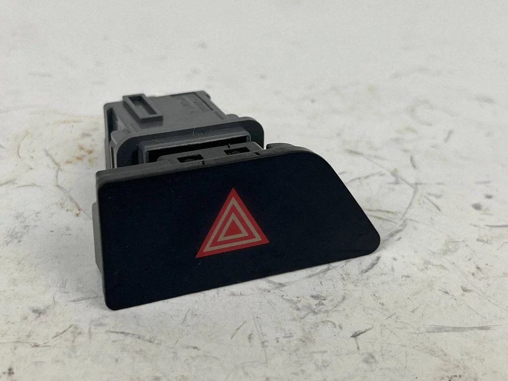 Hazard light switch 15B060