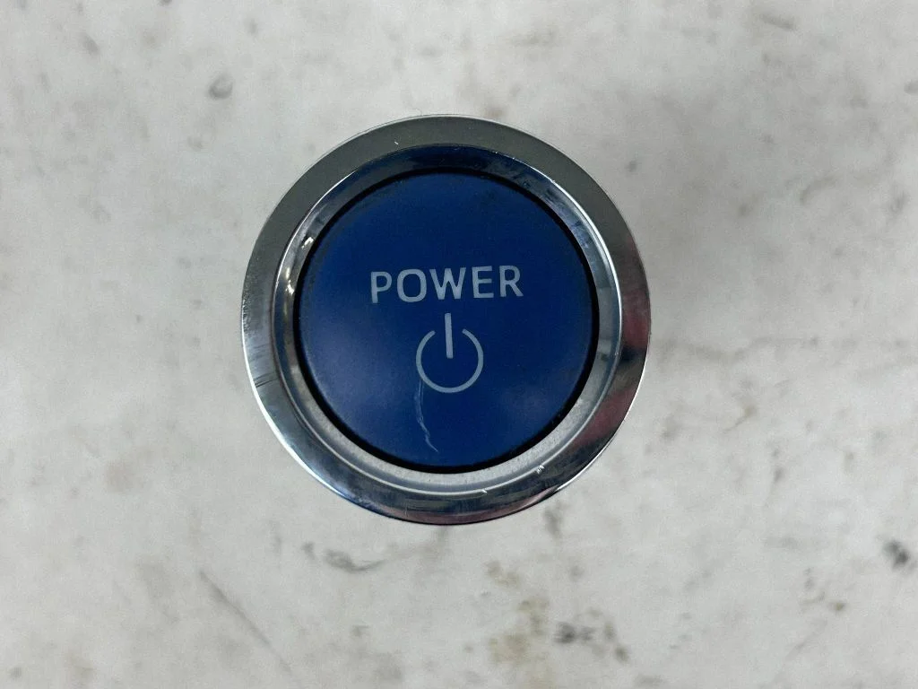 Automobilio užvedimo jungtukas