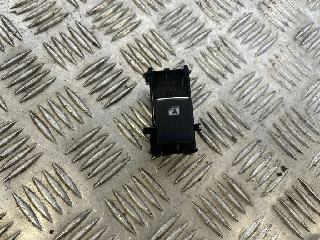 Electric window control switch 193124