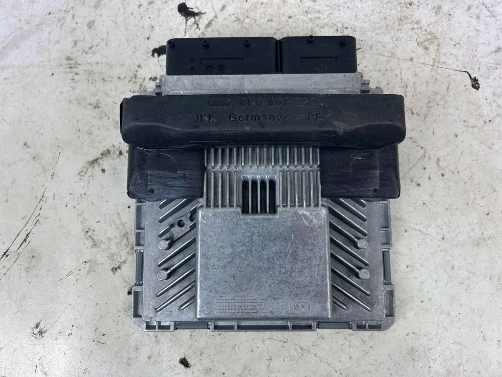 Engine control unit/module – Audi Q5 SQ5 8R (2008-2017)