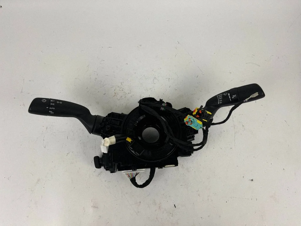 Wiper turn signal indicator stalk/switch