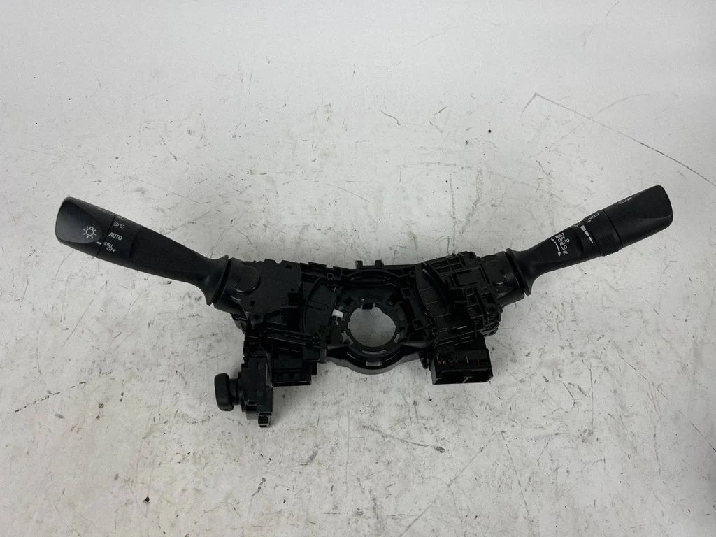 Wiper turn signal indicator stalk/switch