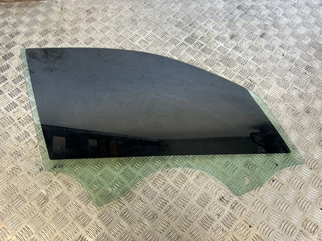 Front door window glass four-door – BMW X3 G01 (2018-2024)