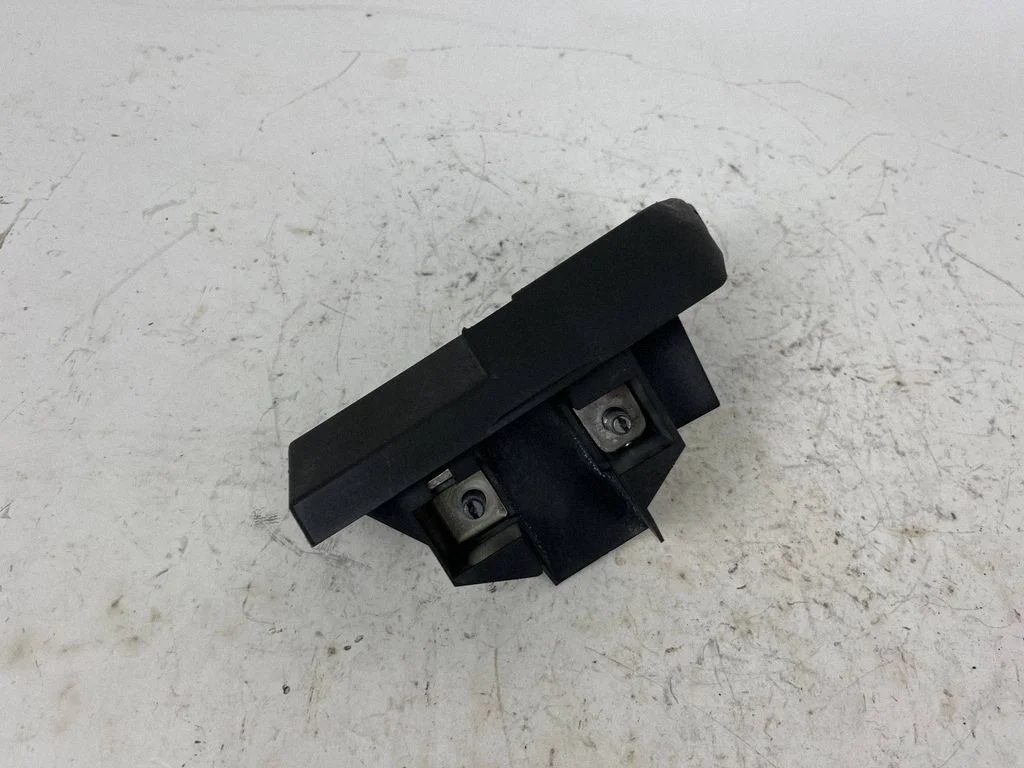 Plusa vadu savienojuma mezgls 8J0915459