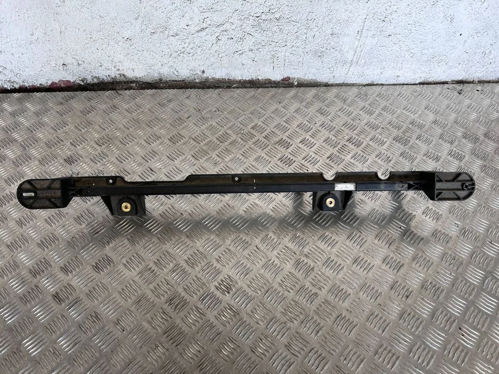 Wspornik pasa przedniego 105416400D