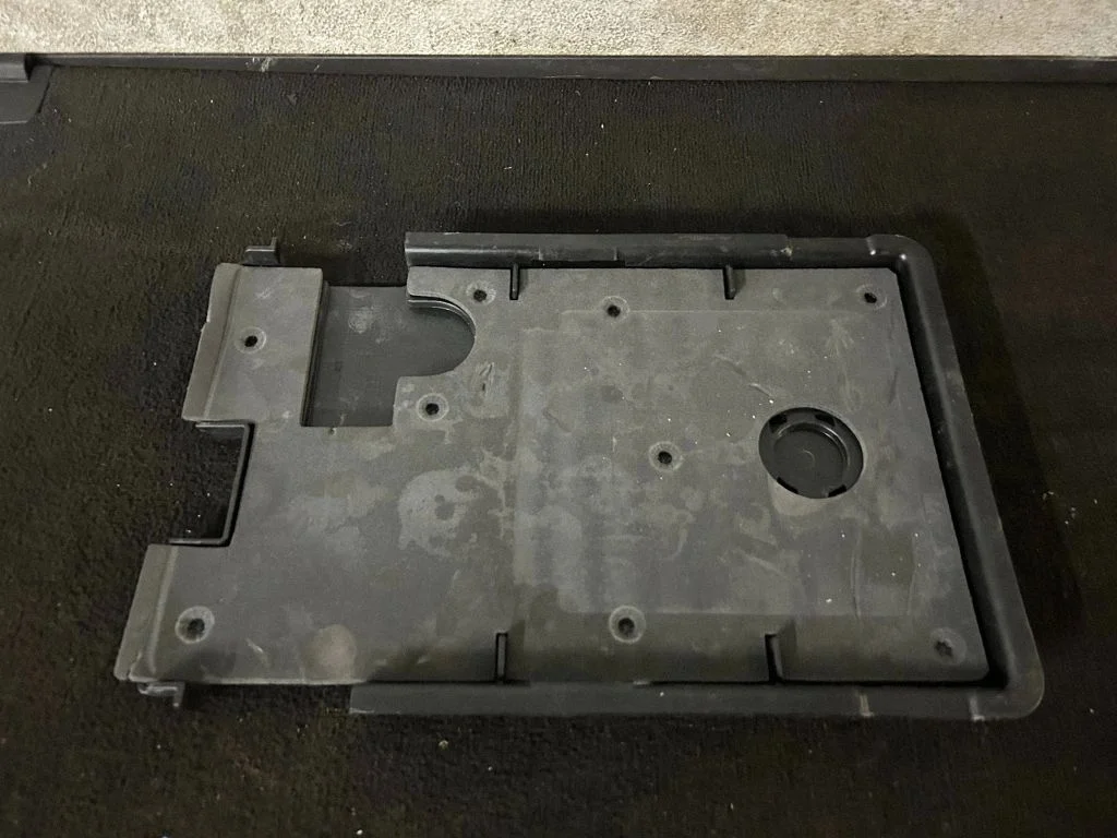 Battery box tray A1676193700