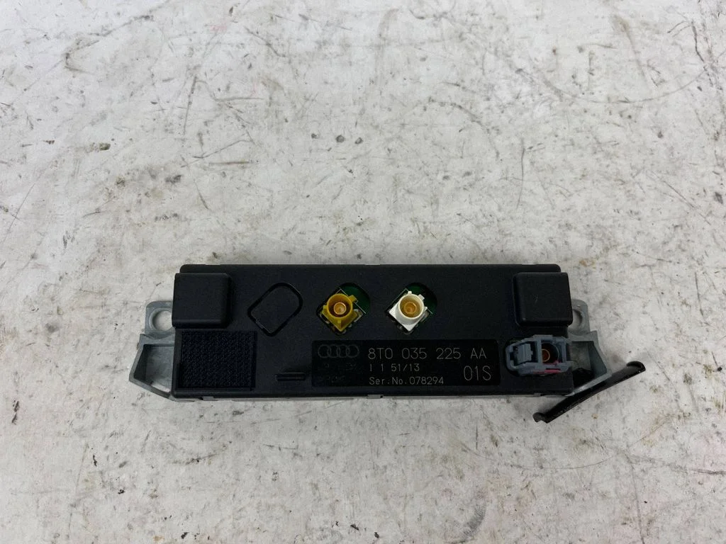 Aerial antenna amplifier 8T0035225AA