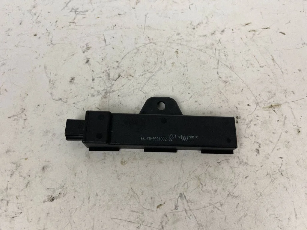 Interior comfort aerial antenna 9220832