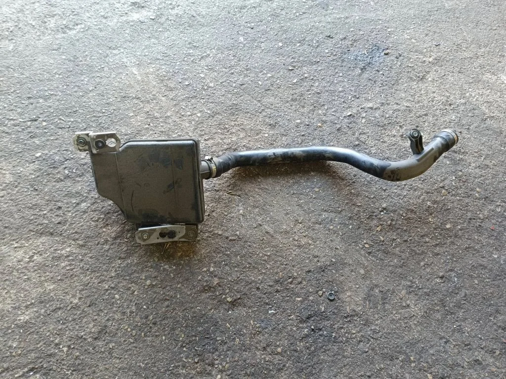 Exhaust manifold 17DB077050