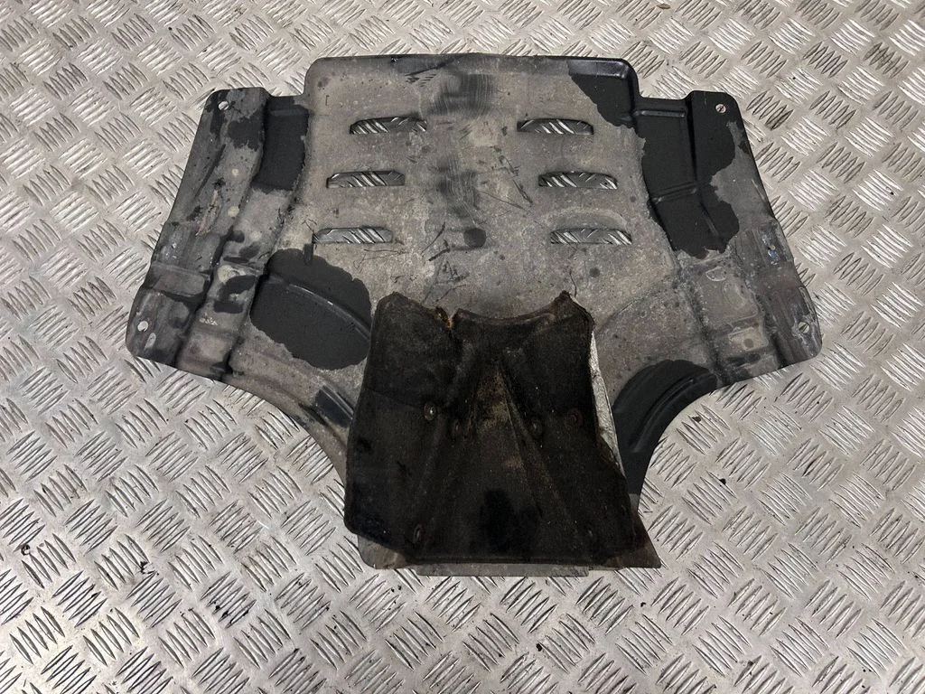 Rear underbody cover/under tray