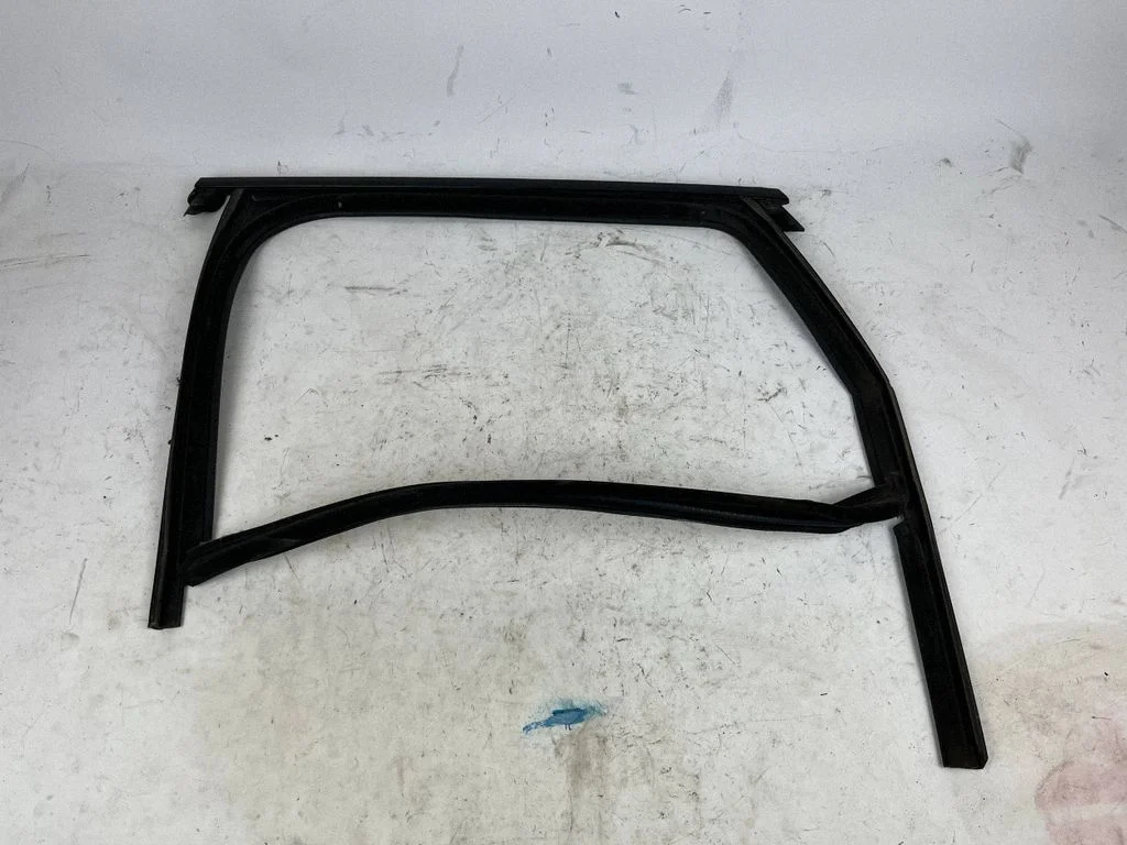 Rubber seal rear door – rear left