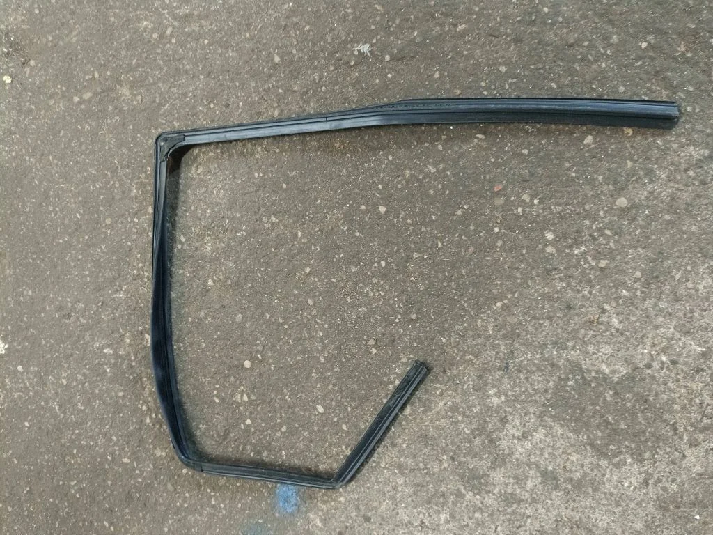 Rubber seal rear door – Dodge Durango III (2010-)