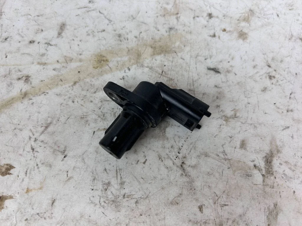 Camshaft position sensor – Maserati Levante (2017-)
