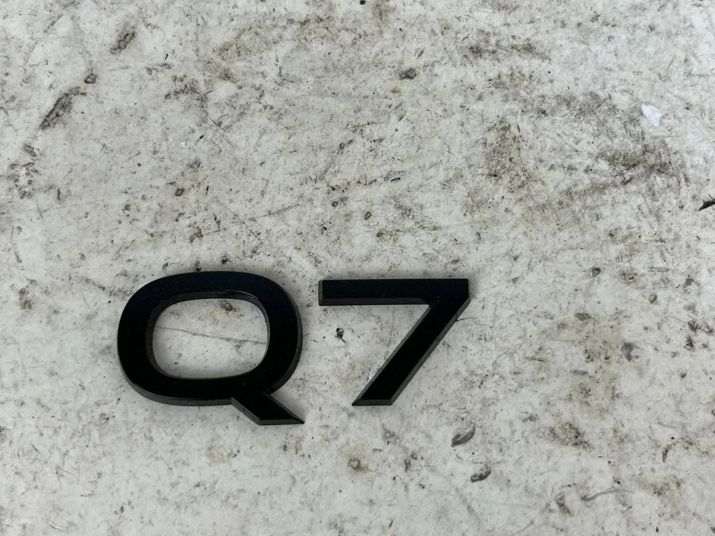 Gamintojo ženkliukas/ modelio raidės