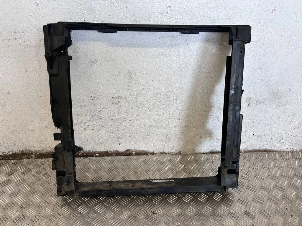 Radiator mount bracket 7589465
