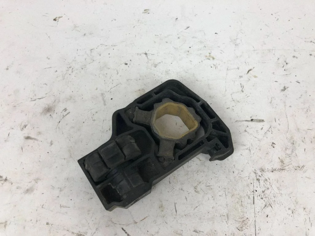 Radiator mount bracket 7575248