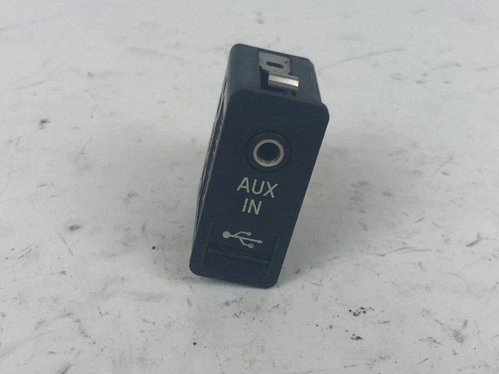 AUX jungtis