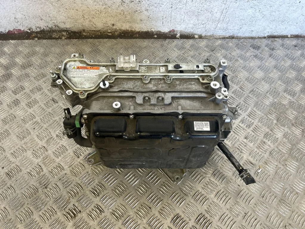 Inverteris (įtampos keitiklis)