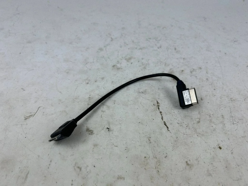 iPod connector socket – Audi Q5 SQ5 8R (2008-2017)