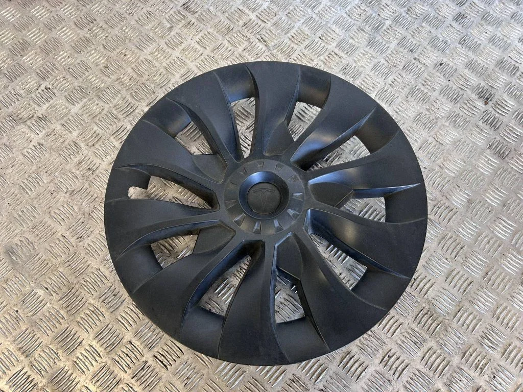 Originalus R18 rato gaubtas (-ai)