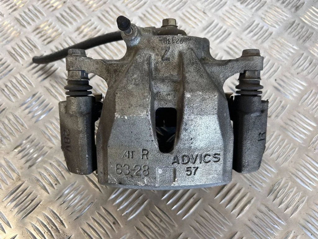 Front brake caliper – right
