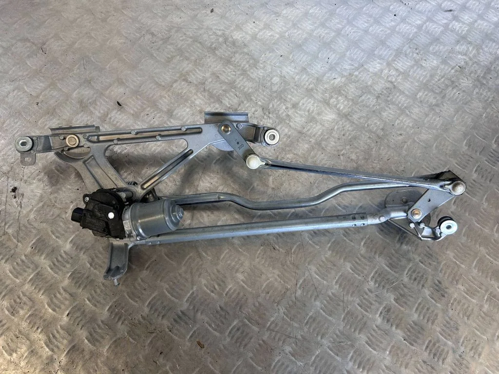 Front wiper linkage and motor 8511028250