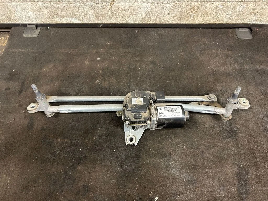 Front wiper linkage and motor 95B955113B
