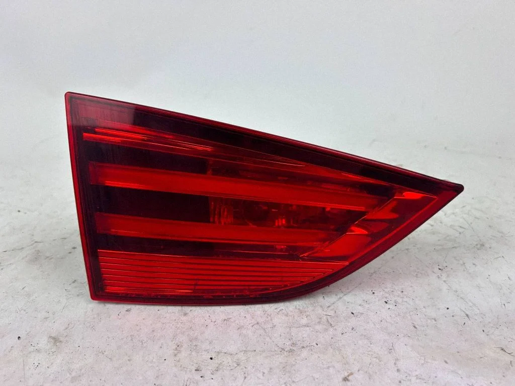 Lampa tylna w klapie 2990113
