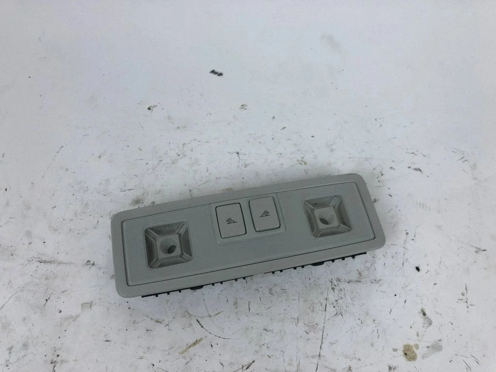 Lampka tylnych siedzeń 5G0947291K