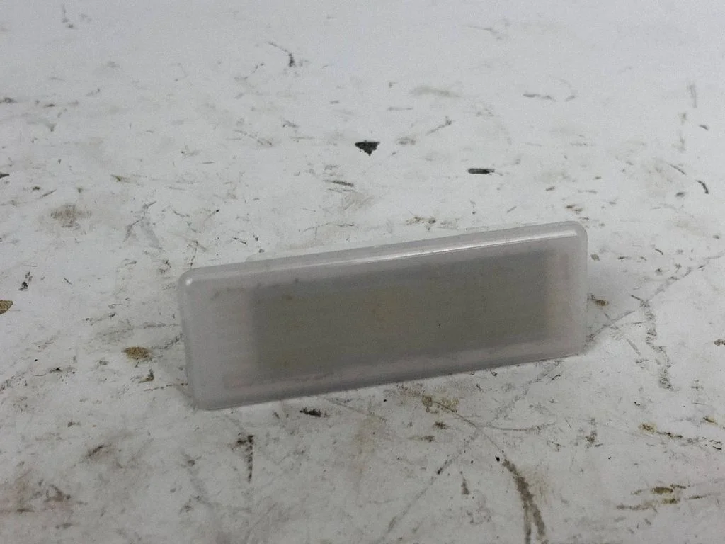 Front seat light 9313574