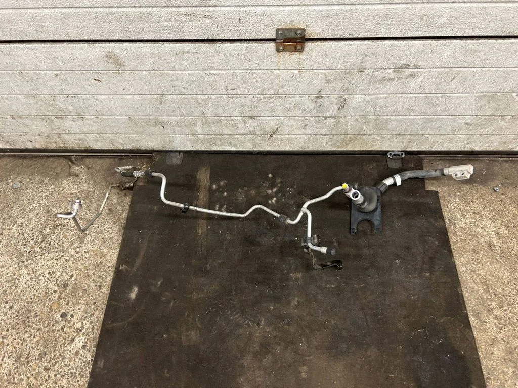 Air conditioning (A/C) pipe/hose – Porsche Macan (95B) (2014-2018)