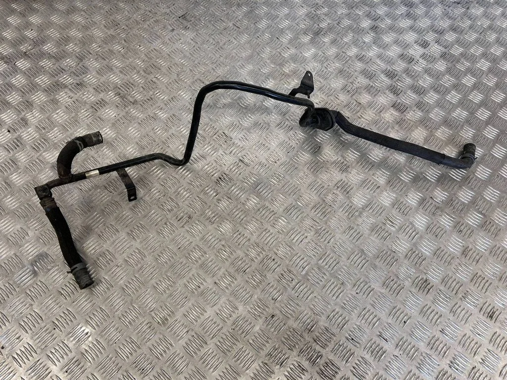 Motora dzesēšanas caurule (-es)/šļūtene (-es) 8K0819377AC