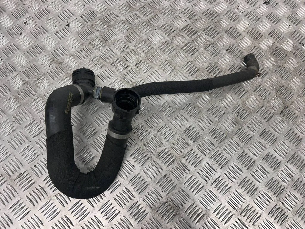 Engine coolant pipe/hose 4M0122101AK