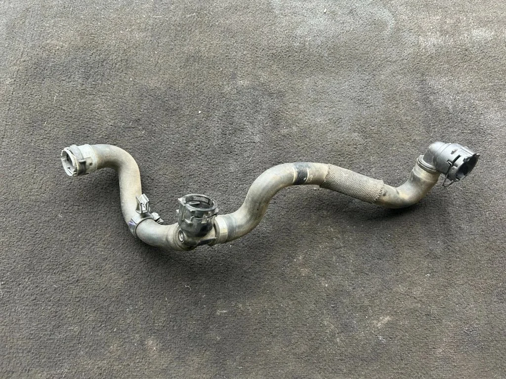 Engine coolant pipe/hose A1675008401