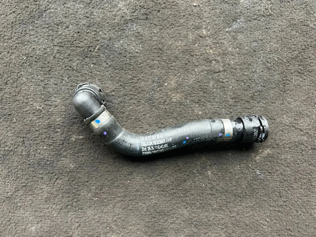 Engine coolant pipe/hose A1675013600