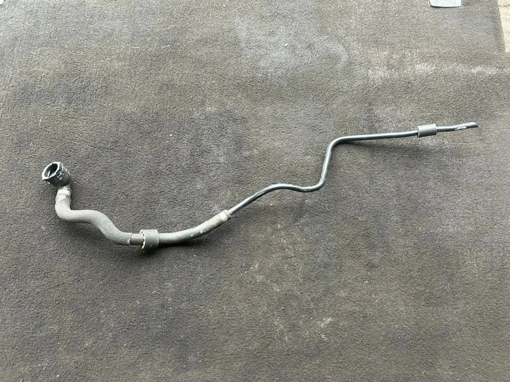 Engine coolant pipe/hose A1675017603