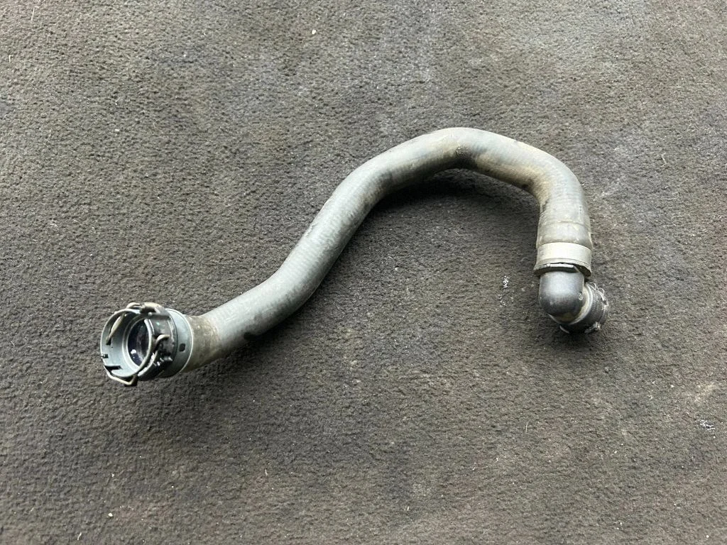 Engine coolant pipe/hose A1675016203