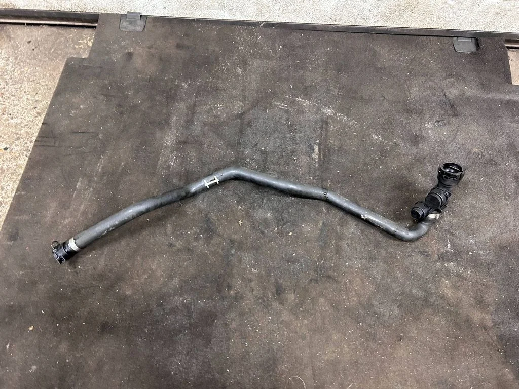 Engine coolant pipe/hose 8514244