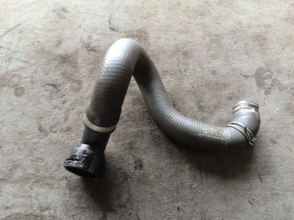 Engine coolant pipe/hose 8R0122101Q