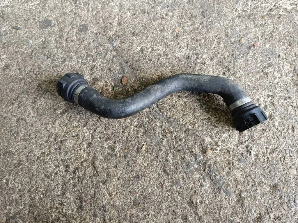 Engine coolant pipe/hose 7811129