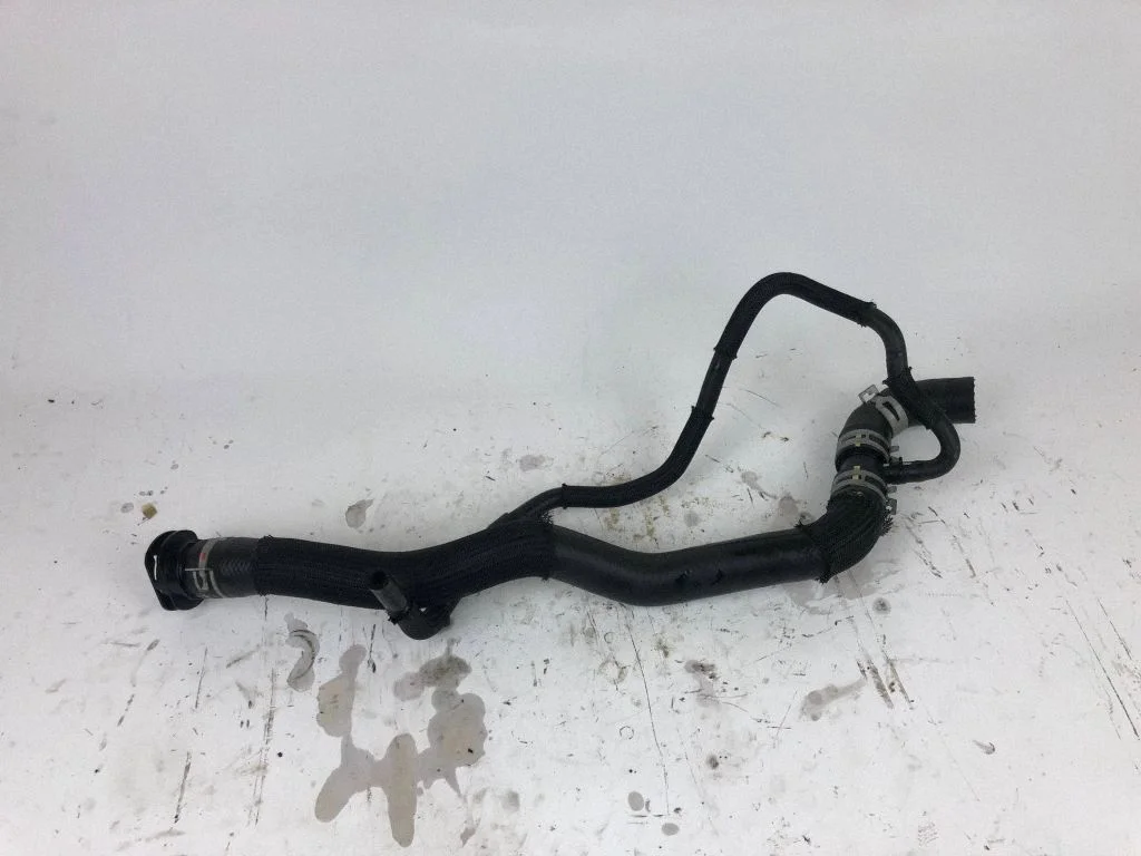 Engine coolant pipe/hose